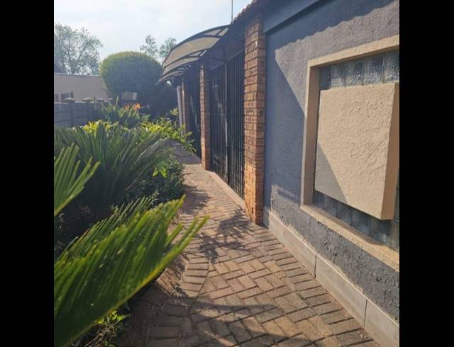 4 BEDROOM HOUSE FOR SALE IN VAAL PARK EXT 1